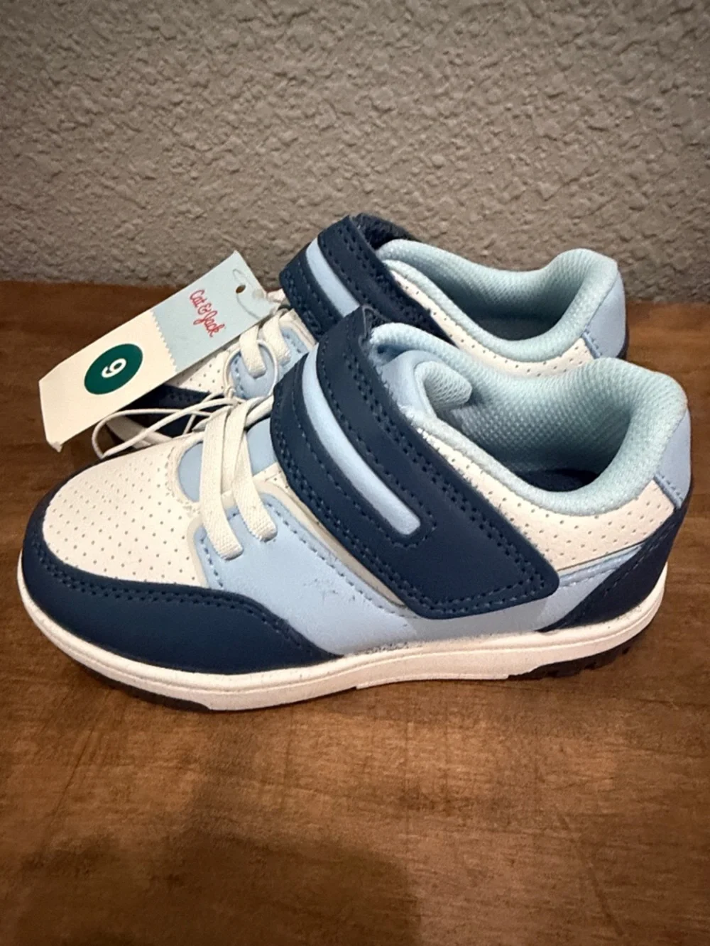 Cat & Jack Kids Light Blue & Navy Velcro Athletic Shoes size 9